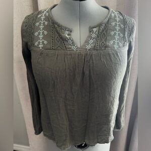 Mudd Gray Embroidered Blouse XS long sleeve